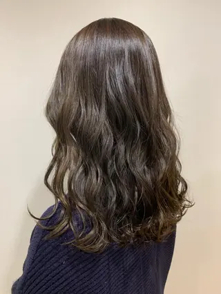 ミディアム 丸山 亜加理のヘアスタイル