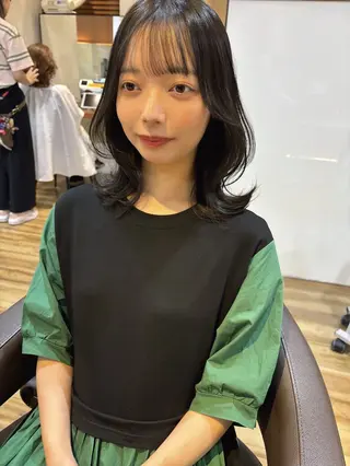 ミディアム カラー レイヤーカット /透明感/千葉怜寿のヘアスタイル