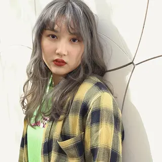 セミロング カラー ヘアアレンジ ⭐️𝑭𝑰𝑳𝑴𝑶𝑹𝑴𝑨𝑳𝑬⭐️【フィルモルメール】所属・トレンドヘア🩶 艶髪🩶yoshiのヘアスタイル