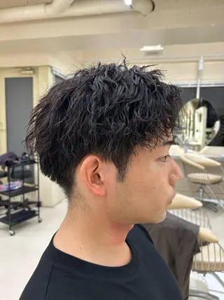 パーマ メンズ スパイキーショート/ センターパート/奈菜のヘアスタイル