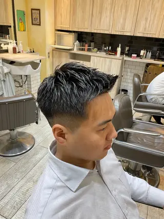 メンズ Groomers Tokyo所属・フェード/海外パーマ 中垣遼のヘアスタイル