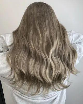 カラー LINOET NAGOYA所属・中川 来紀のヘアスタイル