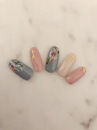 ミディアム ネイルサロン レイのネイルデザイン