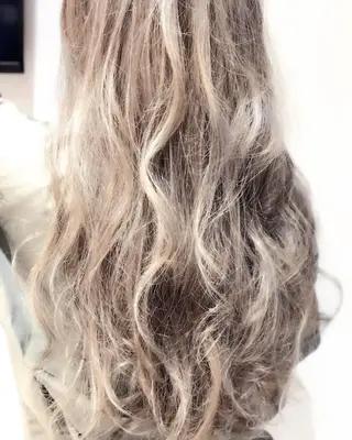 ロング ブリーチ/髪質改善 NYNY大久保のヘアスタイル