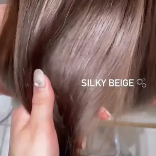 ロング カラー ヘアアレンジ Toiro所属・🤎小顔レイヤー /ベージュ🤎友香のヘアスタイル