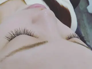 マツエク・マツパ SINCERELY シンシアリー🌈のネイルデザイン