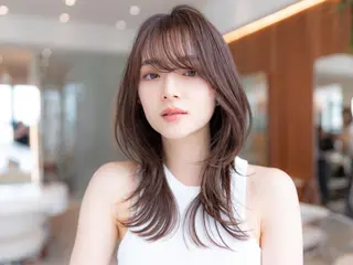 ミディアム カラー 🉐レイヤー/塩見 弘樹🉐渋谷のヘアスタイル