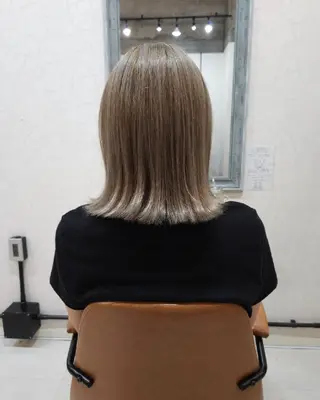 ミディアム カラー nico ニコのヘアスタイル