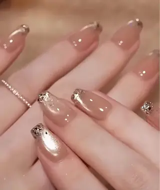 ロング ネイルサロン SHELL所属・渡辺 真里奈のネイルデザイン