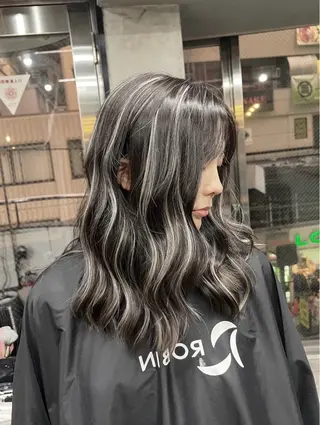 セミロング カラー ROBIN所属・指名数No.1 /NAOYAのヘアスタイル