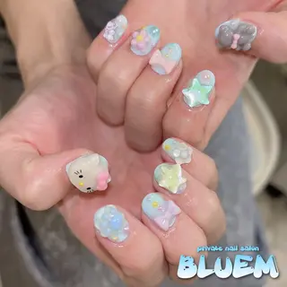 ネイル BLUEM なな🐶のネイルデザイン