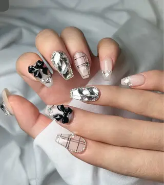 ネイル Lyna 池袋のネイルデザイン