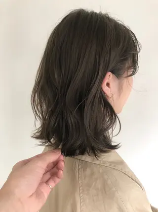 カラー 辺見 葵のヘアスタイル