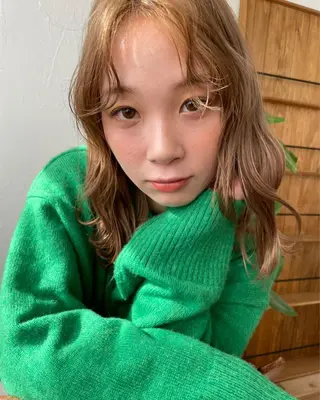 ミディアム カラー i muのヘアスタイル