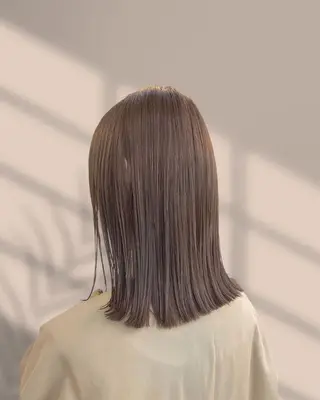 セミロング カラー くすみミルクティー／ ブラウン🪡TOWAのヘアスタイル