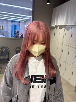 カラー ベージュ／ブラウン/ ナチュラルレイヤーのヘアスタイル