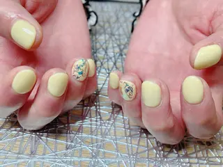 ネイル ECLAT エクラ所属・寺山 千鶴のネイルデザイン