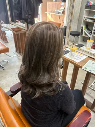 カラー Trip 香椎所属・Trip/ AYUのヘアスタイル