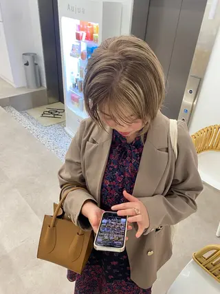 ショート ボブ/ハイトーン REINAのヘアスタイル