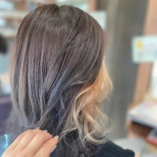 セミロング 加藤 実穂のヘアスタイル