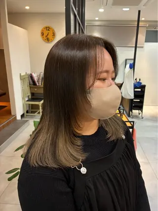 ミディアム 柴田　真衣 .のヘアスタイル