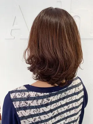 セミロング 飯田 真澄のヘアスタイル