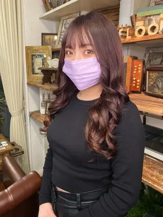 ロング カラー モモカ/ハイトーン /バレイヤージュのヘアスタイル