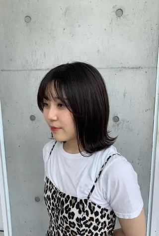 ミディアム カラー カネコ ユカリのヘアスタイル