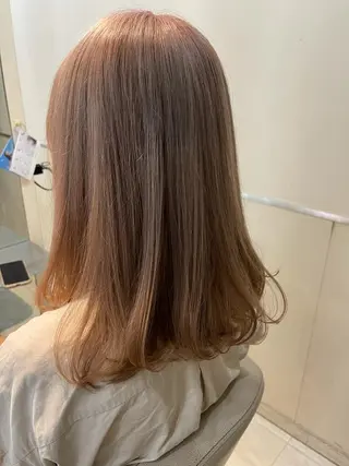 ミディアム 岡田 奈々のヘアスタイル