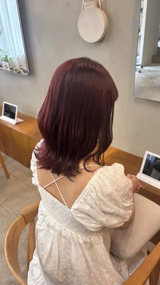 カラー 🌷花屋併設🌷 岡本明日実のヘアスタイル