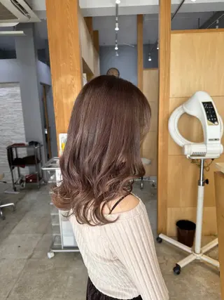 ミディアム miloc MOMOKAのヘアスタイル