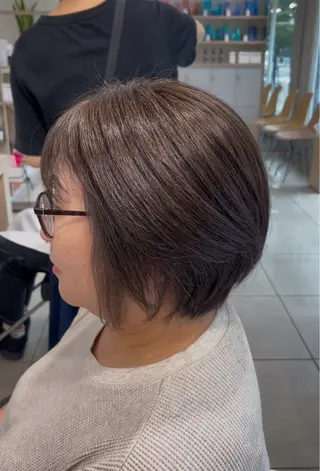 ショート カラー 巖本 真希のヘアスタイル