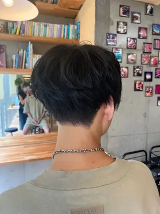 ショート BEACH　HAIR&NAIL所属・両国駅徒歩1分⭐️ アイロン仕上げのヘアスタイル