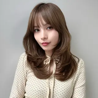 セミロング カラー ナガヨ キョウカのヘアスタイル