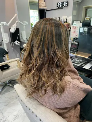 セミロング FAVORE 【ファヴォーレ】のヘアスタイル