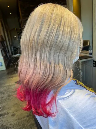 ロング 高見澤 優のヘアスタイル