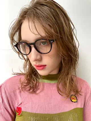 ミディアム カラー 梅田美容室 山崎海波のヘアスタイル