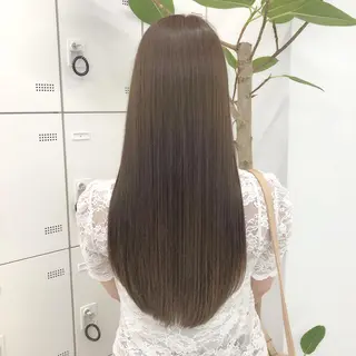セミロング カラー レイヤーカット 透明感カラーのヘアスタイル