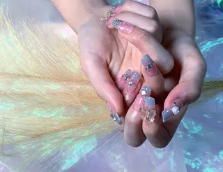 ネイル pink ladyサロン所属・べ にのネイルデザイン