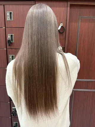 ロング カラー 七井 香奈 (なないかな)のヘアスタイル