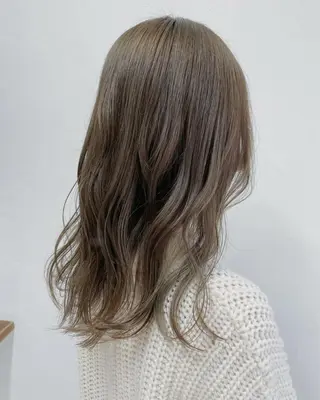 セミロング カラー ふわっとレイヤー 🪽スガヤハルミのヘアスタイル