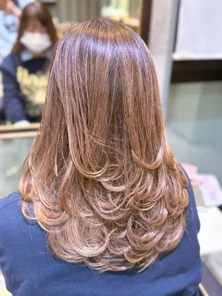 セミロング カラー 梨ア .のヘアスタイル