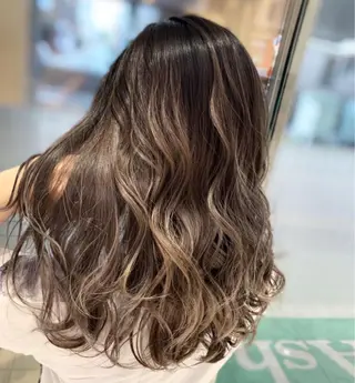 セミロング カラー N° jillva ♦️川端裕司♦️のヘアスタイル