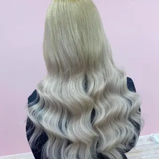 ロング PREss Natsumiのヘアスタイル