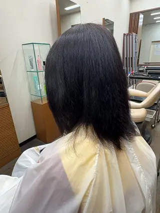 ミディアム 矢代 彩華のヘアスタイル