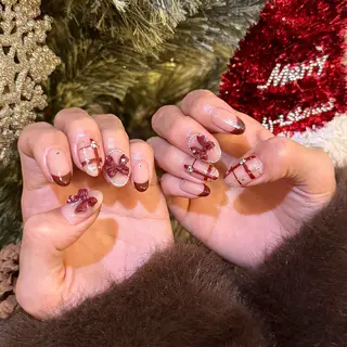ネイル シュシュ 🎀 girly nailのネイルデザイン