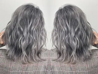 ロング ネイル カラー パーマ ヘアアレンジ マツエク・マツパ メンズ キッズ 🌟ブリーチ特化型 ハイトーンカラー🌟のヘアスタイル