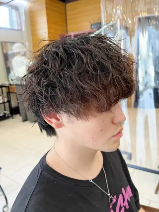 ショート パーマ メンズ メンズカット曲がる 縮毛矯正佐々木タクマのヘアスタイル