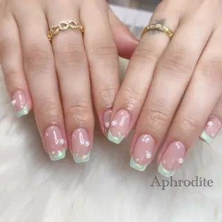 ネイル Aphrodite パラジェル認定サロンのネイルデザイン