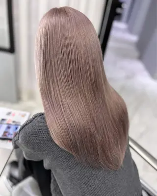 ロング カラー 透明感ミルクティー✨ 西澤 ジュンヤのヘアスタイル